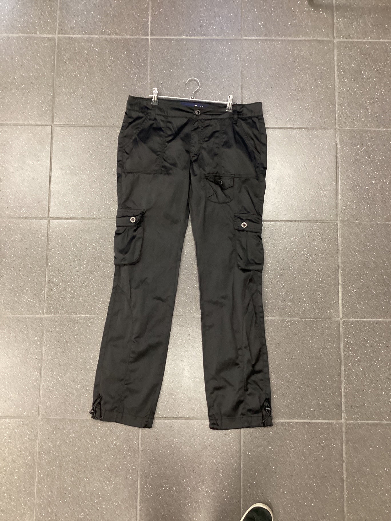 Pre-Loved Miss Swan Cargo-Hose L Schwarz