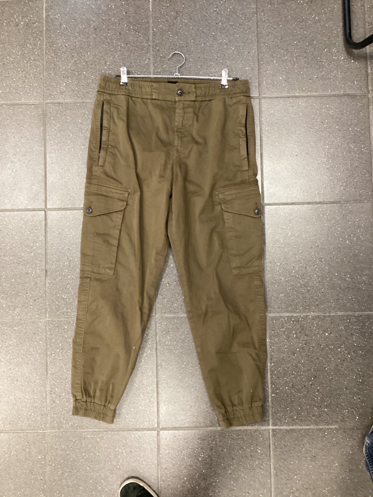 Pre-Loved Hugo Boss Cargohose S Olivgrün